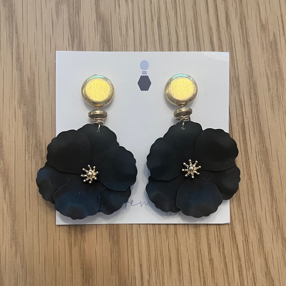 Lawren Taylor Black Flower Earrings